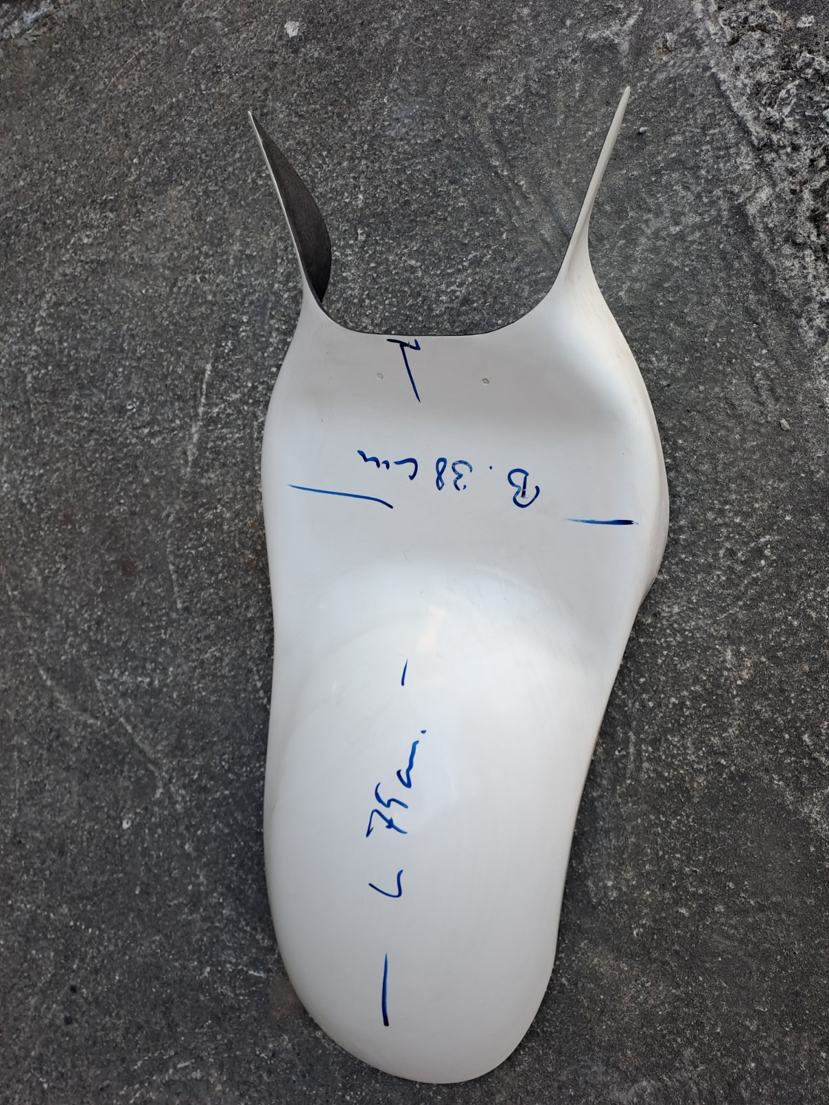 Custom bagskærm i glasfiber